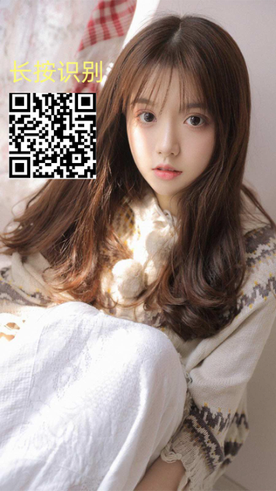 q频道卷发女孩长按识别普通黑白防封二维码二维码生成器-平面静态-手机海报